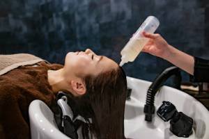 women's haircut